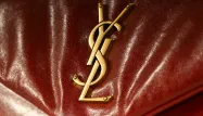 Des dessins de nus signés Yves Saint Laurent trouvent preneurs aux enchères.
