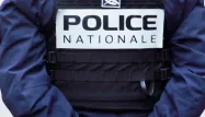 Pas-de-Calais : un homme menace des policiers avec des couteaux, un policier le blesse