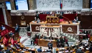 «La ligne de défense d'un pays, c'est la cohésion de son peuple» : Emmanuel Macron est visé par les accusations des oppositions