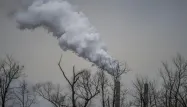 D'ici à 2030, la France doit réduire de 50% ses émissions brutes par rapport à 1990, pour faire sa part des engagements européens dans la lutte mondiale contre le changement climatique.