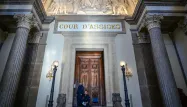 L'accusée a reconnu en garde à vue avoir empoisonné la fillette, âgée de onze mois, parce qu'elle était "excédée par ses pleurs".