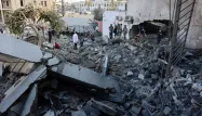 Depuis le début de la guerre à Gaza, déclenchée par une attaque du Hamas contre Israël le 7 octobre 2023, des dizaines de milliers de Gazaouis ont trouvé refuge dans les hôpitaux.