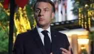 Ukraine : Emmanuel Macron veut fixer une «date butoir» à Moscou pour un cessez-le-feu assorti de menaces de «sanctions massives»
