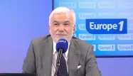 Pascal Praud et vous - «Chaque fois que j'ai fini un chapitre, je mets une allumette» : l'anecdote de William Leymergie sur Philippe Labro