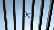 Inde : un avion de la compagnie Air India, transportant plus de 200 passagers, s'écrase dans une zone résidentielle
