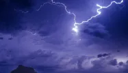 Orages : 17 départements placés en vigilance orange vendredi après-midi