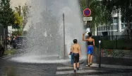 C'est un phénomène récurrent et un vrai casse-tête pour les pompiers : le "street pooling".