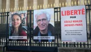 Les Français Cécile Kohler et Jacques Paris, détenus en Iran depuis plus de trois ans, sont inculpés pour "espionnage pour le Mossad", le service de renseignement extérieur israélien, pour "complot pour renverser le régime" et "corruption sur terre".