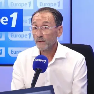 Les coiffeurs manifestent contre la concurrence déloyale des Barbershops : «Aujourd'hui 3 années d’expériences suffisent pour ouvrir un salon de coiffure» explique Laurent MENIN