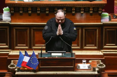 Le président du parlement ukrainien lance un "Appel du 18 Juin" devant les sénateurs français