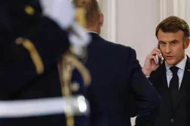 Macron parle au président iranien et réunit un conseil de défense