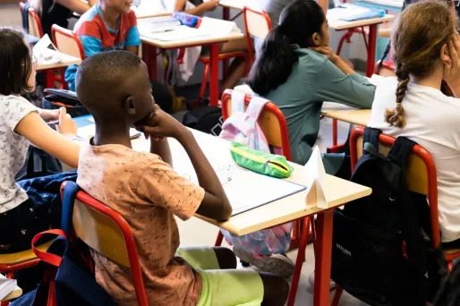 Depuis plusieurs mois, la situation est intenable et les dealers n’hésitent plus à investir la cour de l’école.